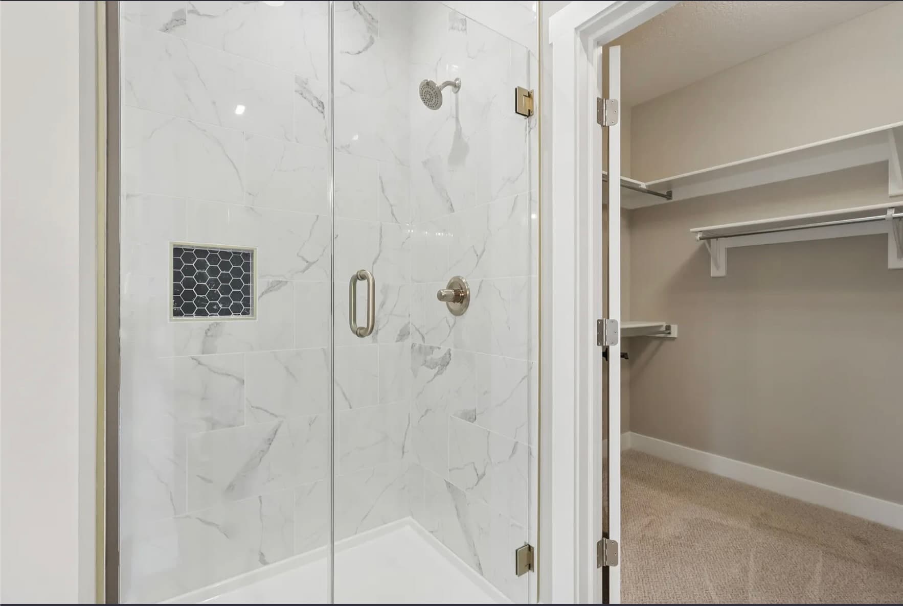 Bathroom with light finishes in a Henderson Homes build